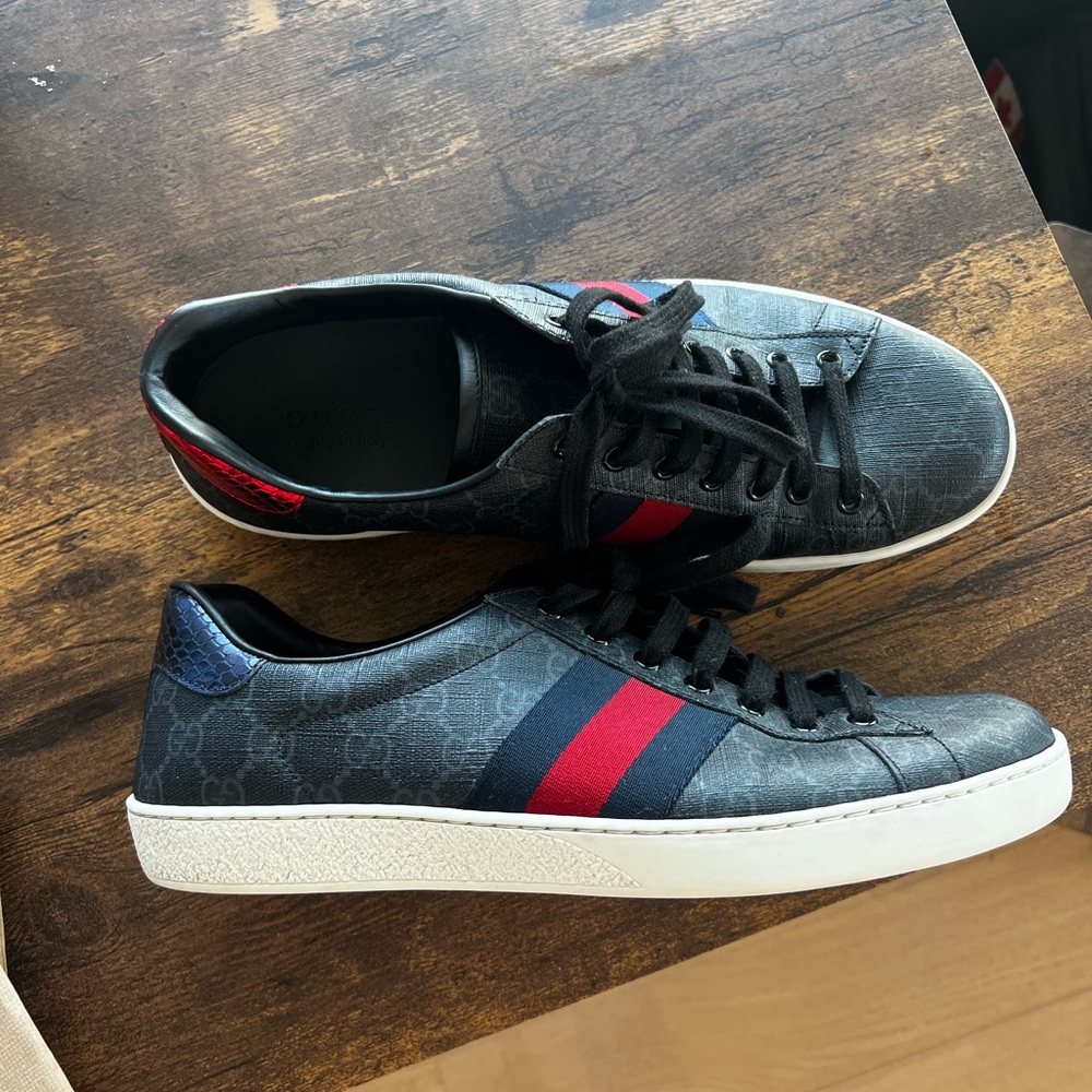 Gucci mens Ace sneakers 10.5 like new